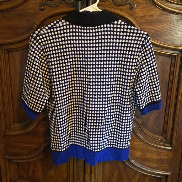 Diane Von Furstenberg Collared Knit Shirt with front top zipper. Size Medium - Picture 15 of 16